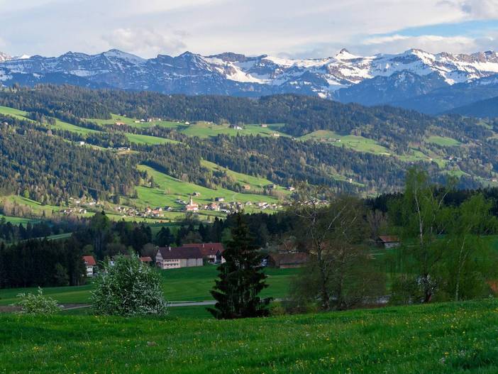Blick von Scheidegg auf die Gemeinde Thal