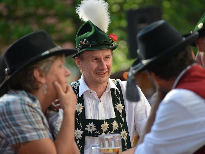 Gemütlicher Dorfabend in Scheidegg